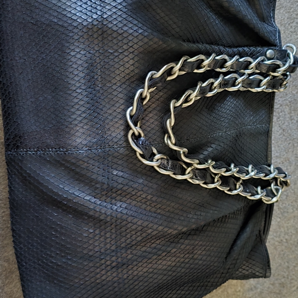 Tammi Lyn Black Shoulder Bag with Silver Chain